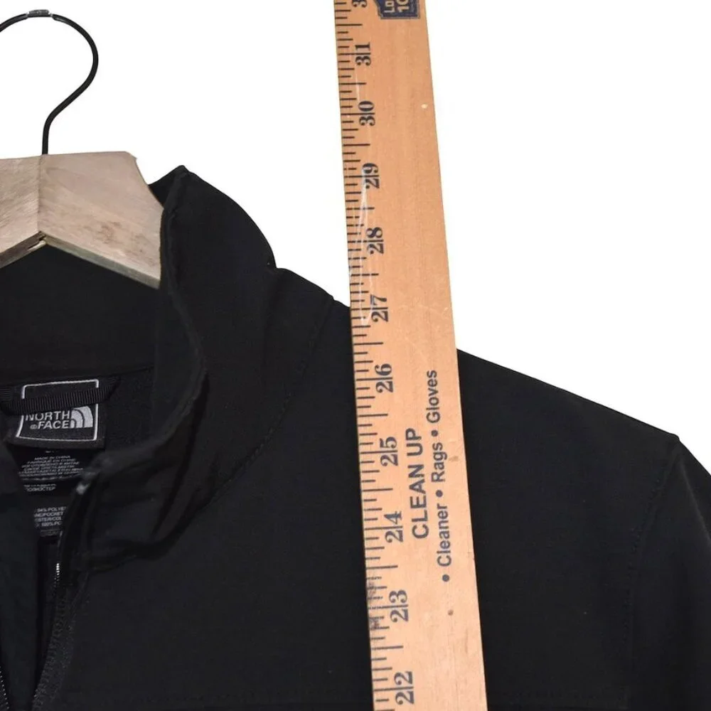 The North Face Softshell Jacket Size S Polyester Blend Outdoor Activewear